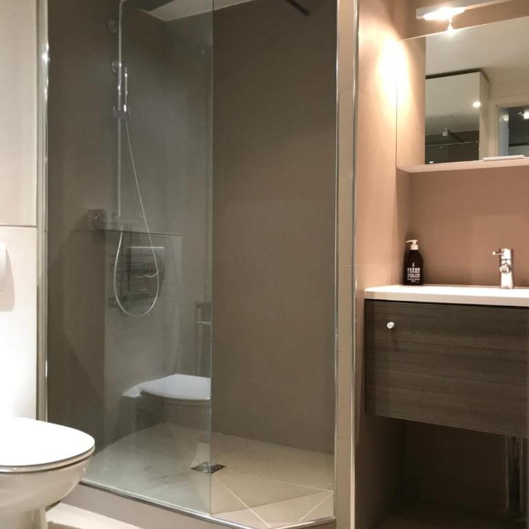 Rare ! 4BR Penthouse with terraces, up to 7p, near Champs-Elysées - Appartamento Deluxe con 4 Camere da Letto - 31