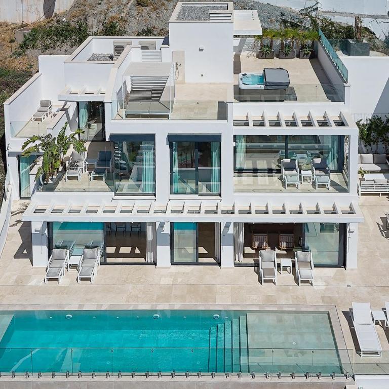 Villa Horizon - Luxury, Heated Pool and Jacuzzi - Villa Deluxe - 29