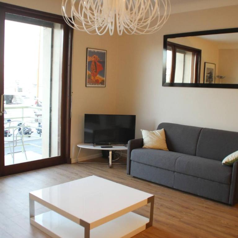 Fully AC, Port-view, 2 min beach and Palais - Apartment - 4