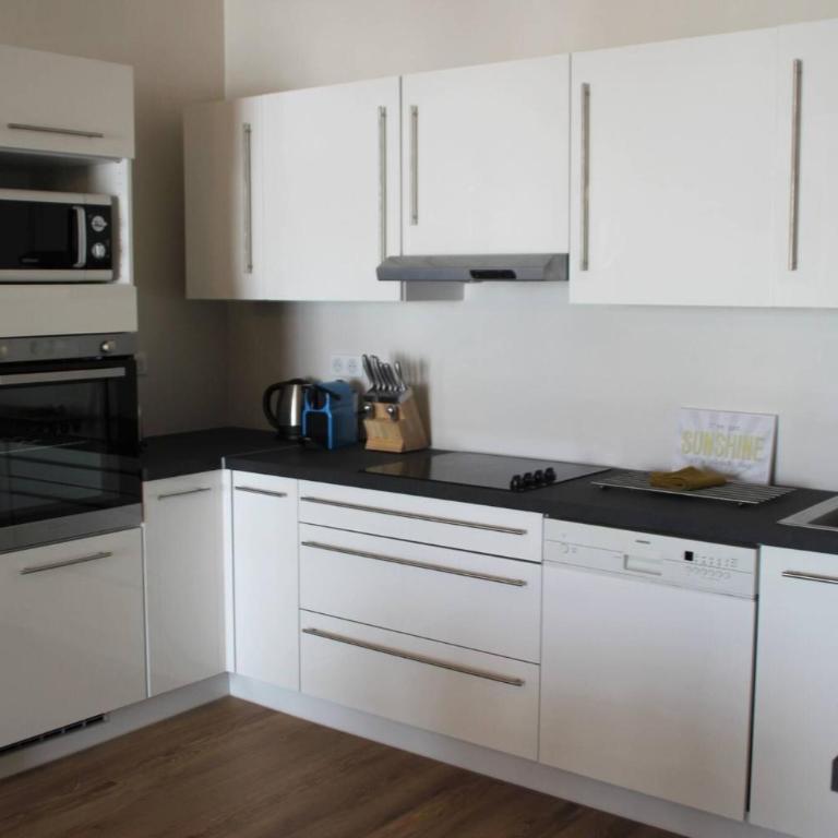 Fully AC, Port-view, 2 min beach and Palais - Apartment - 7