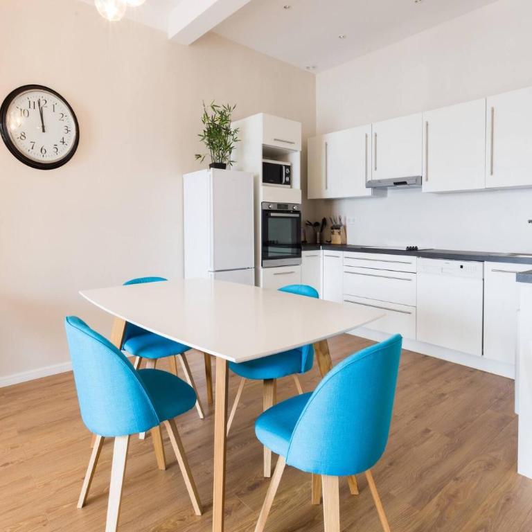 Fully AC, Port-view, 2 min beach and Palais - Apartment - 11