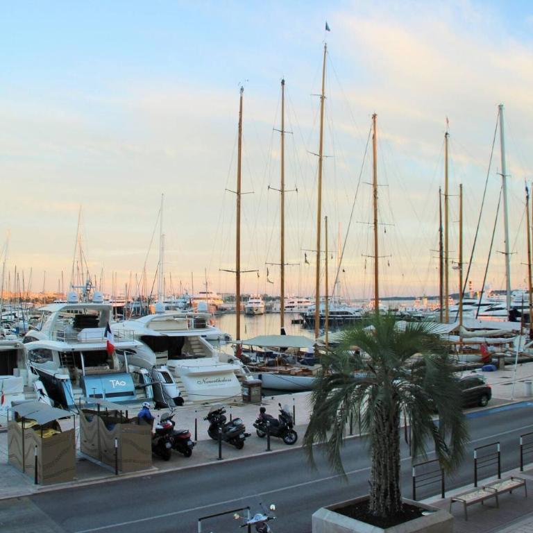 Fully AC, Port-view, 2 min beach and Palais - Apartment - 20