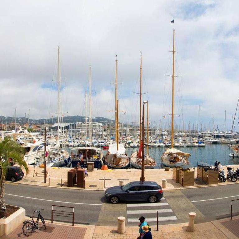 Fully AC, Port-view, 2 min beach and Palais - Apartment - 22