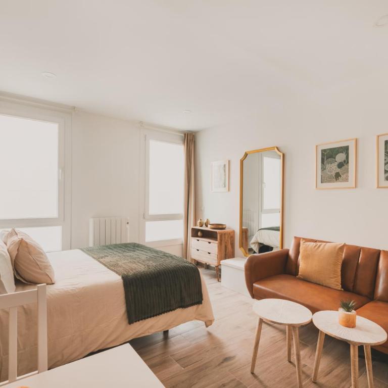 Apartamentos Santa Eugenia B - One-Bedroom Apartment - 3