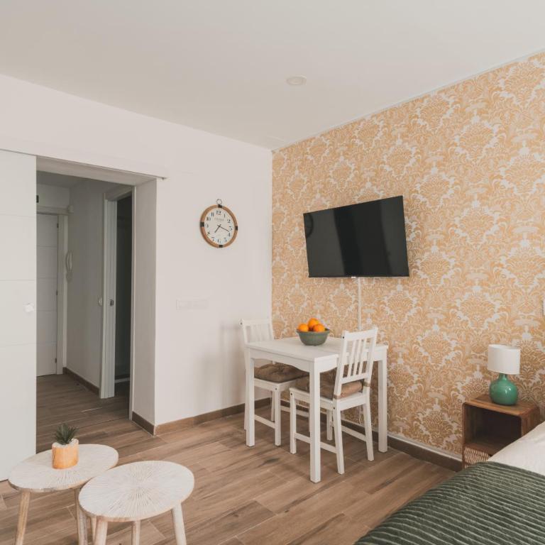 Apartamentos Santa Eugenia B - One-Bedroom Apartment - 6