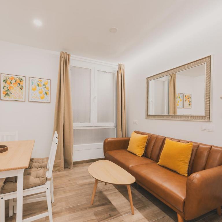 Apartamentos Santa Eugenia C - Three-Bedroom Apartment - 16