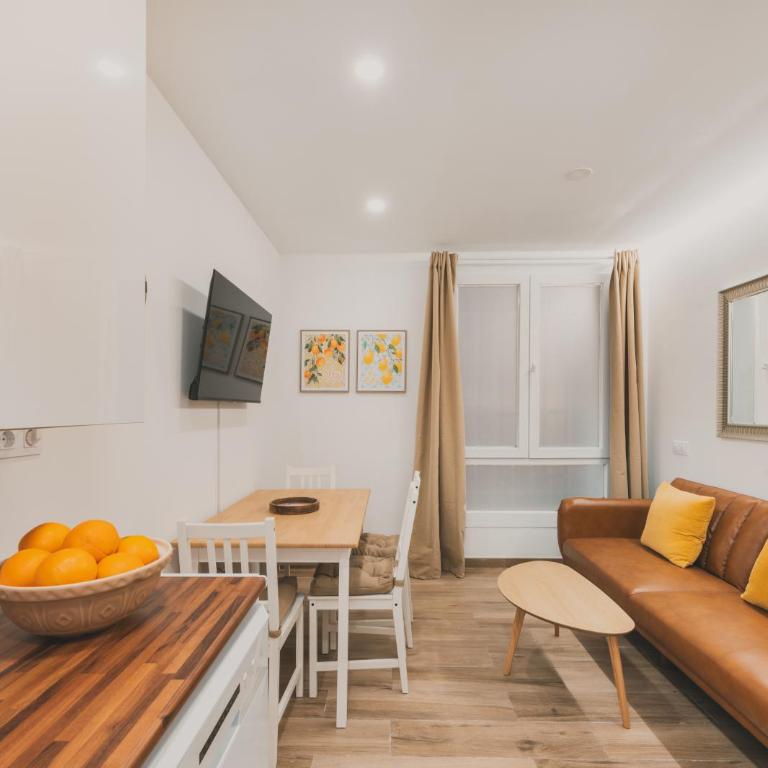 Apartamentos Santa Eugenia C - Three-Bedroom Apartment - 2