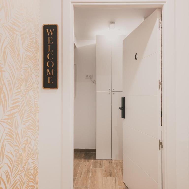 Apartamentos Santa Eugenia C - Three-Bedroom Apartment - 24