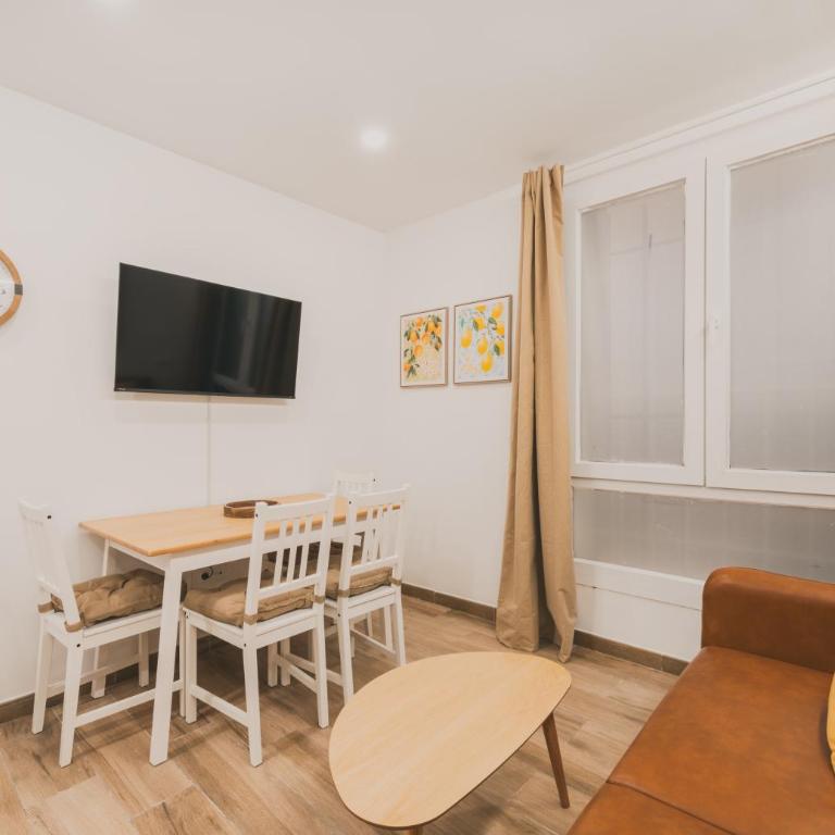 Apartamentos Santa Eugenia C - Three-Bedroom Apartment - 15