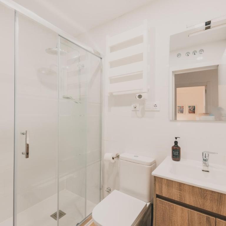 Apartamentos Santa Eugenia C - Three-Bedroom Apartment - 21