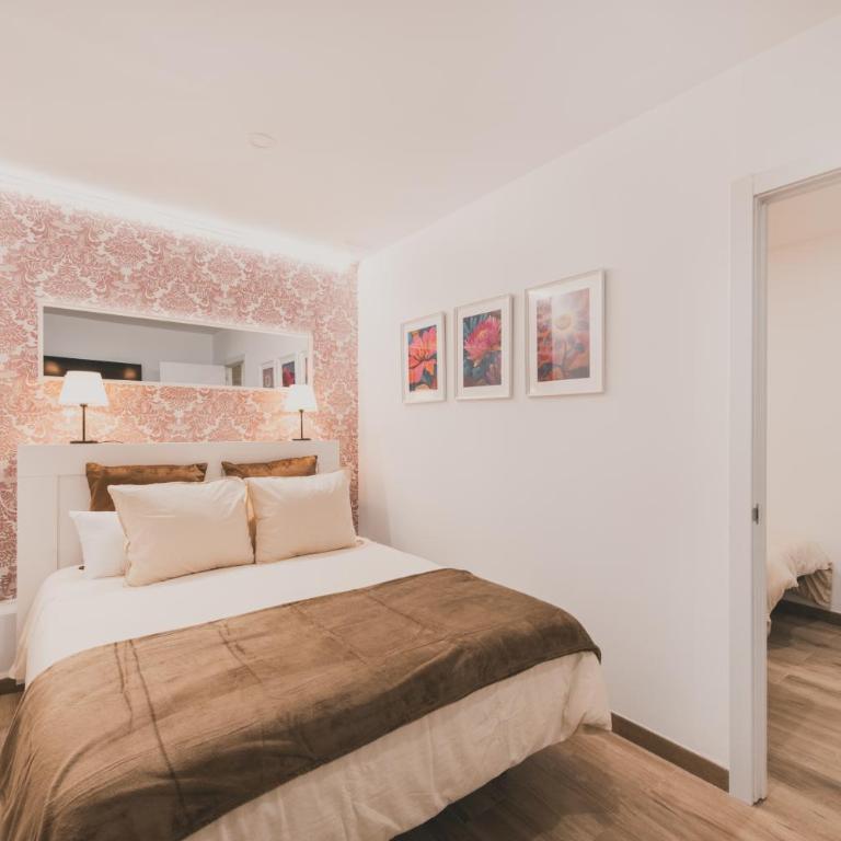 Apartamentos Santa Eugenia C - Three-Bedroom Apartment - 8