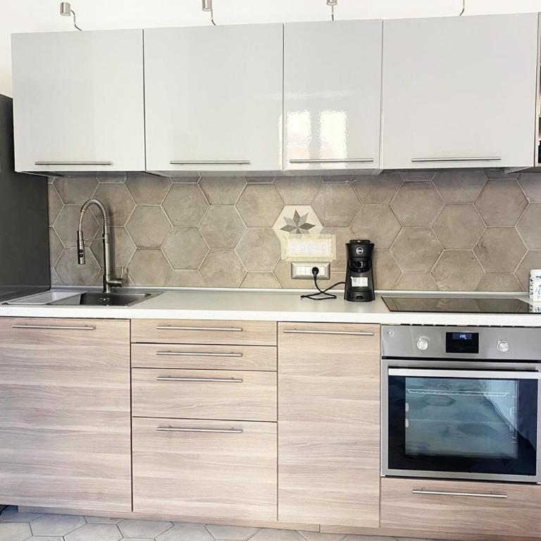LaureLiving Holiday Home Margherita Centro - Appartamento con 1 Camera da Letto - 6