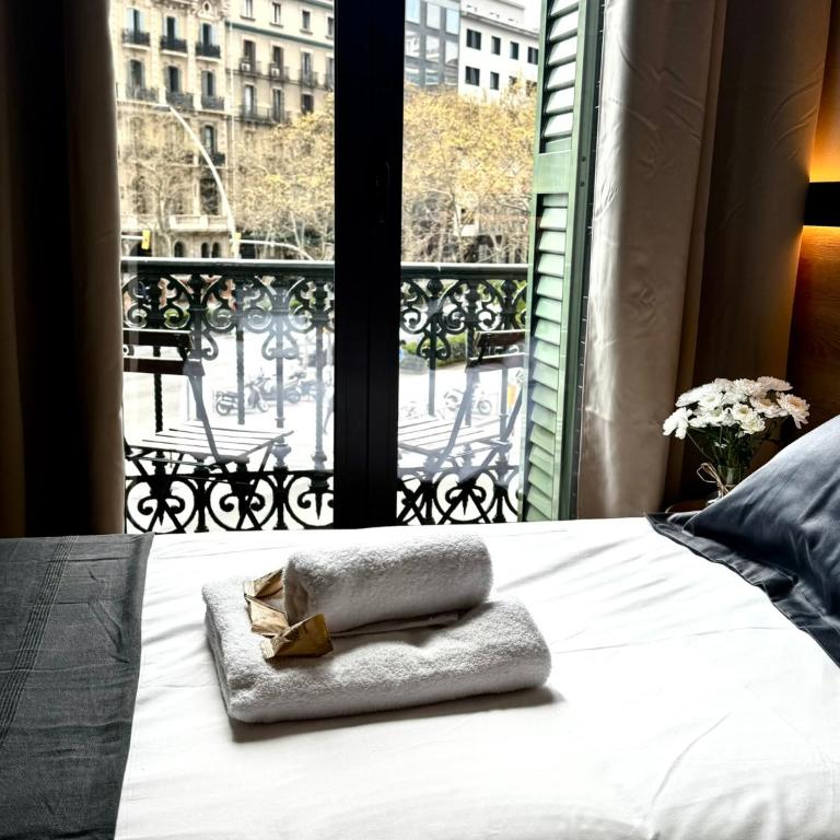 Hostalin Barcelona Gran Via - Double or Twin Room with Balcony - 4