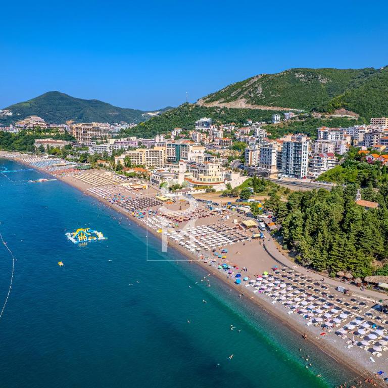 Status-M Apartments Irysh - One-Bedroom Apartment with Balcony and Sea View - 1