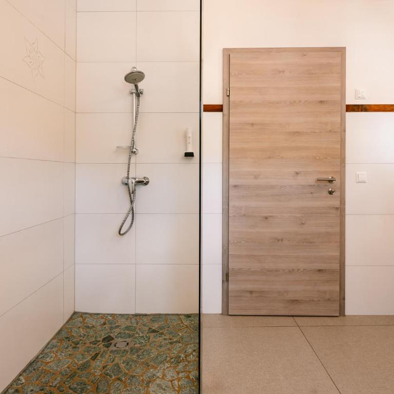 Feriendorf Edelweiss - Apartment mit 3 Schlafzimmern - 9