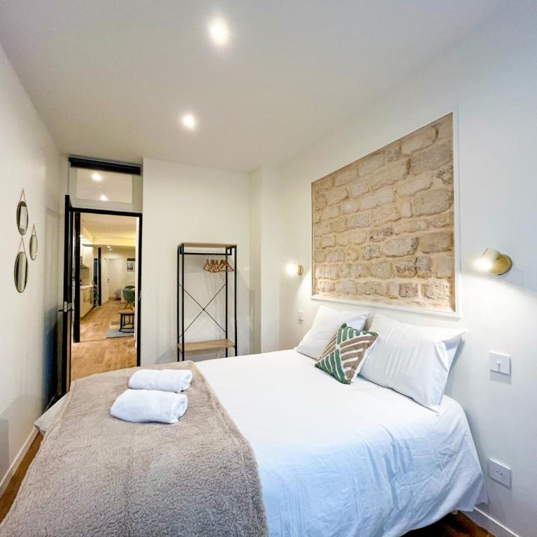 UrbanFlat 224 - Prestige Parisian Central 5 Bedroom Apartment - Apartment - 10