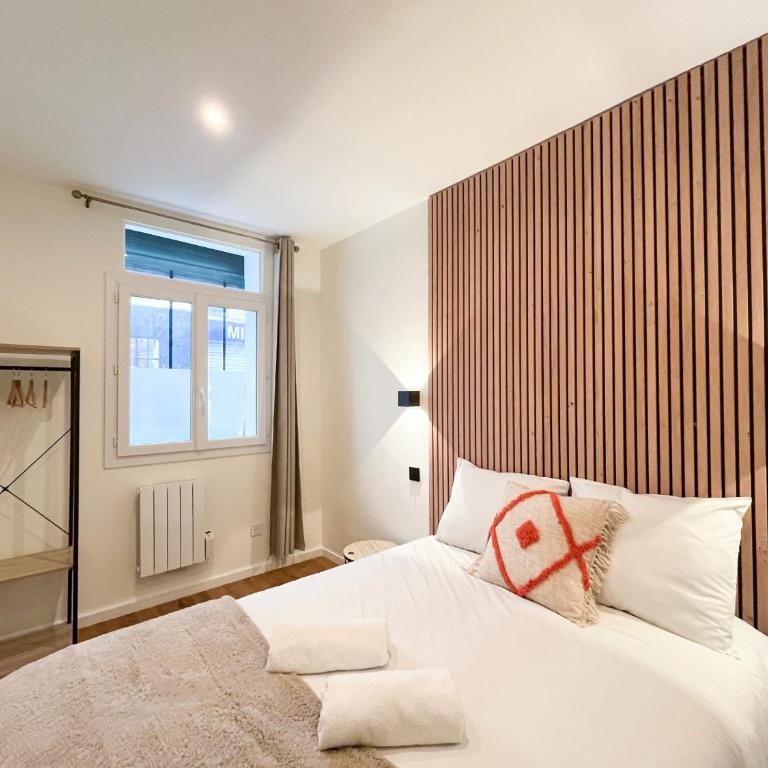 UrbanFlat 224 - Prestige Parisian Central 5 Bedroom Apartment - Apartment - 11