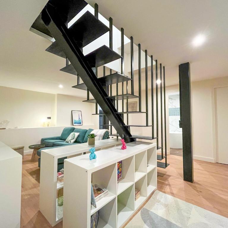 UrbanFlat 224 - Prestige Parisian Central 5 Bedroom Apartment - Apartment - 14
