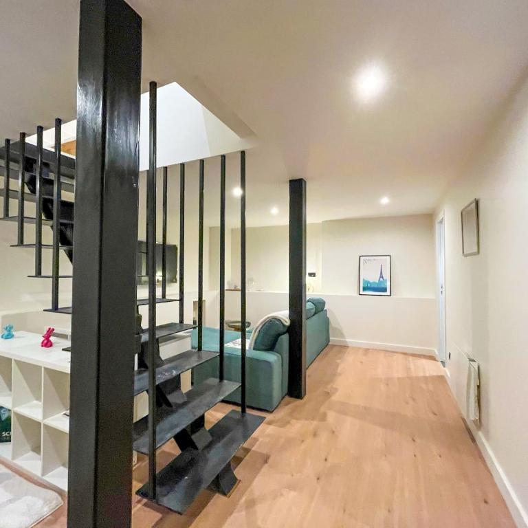 UrbanFlat 224 - Prestige Parisian Central 5 Bedroom Apartment - Apartment - 20