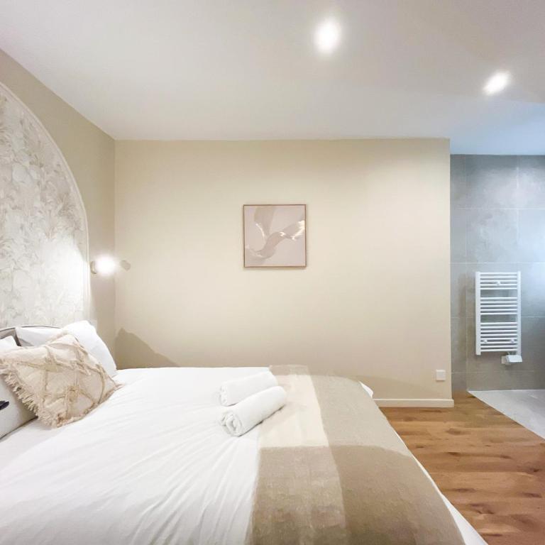 UrbanFlat 224 - Prestige Parisian Central 5 Bedroom Apartment - Apartment - 26