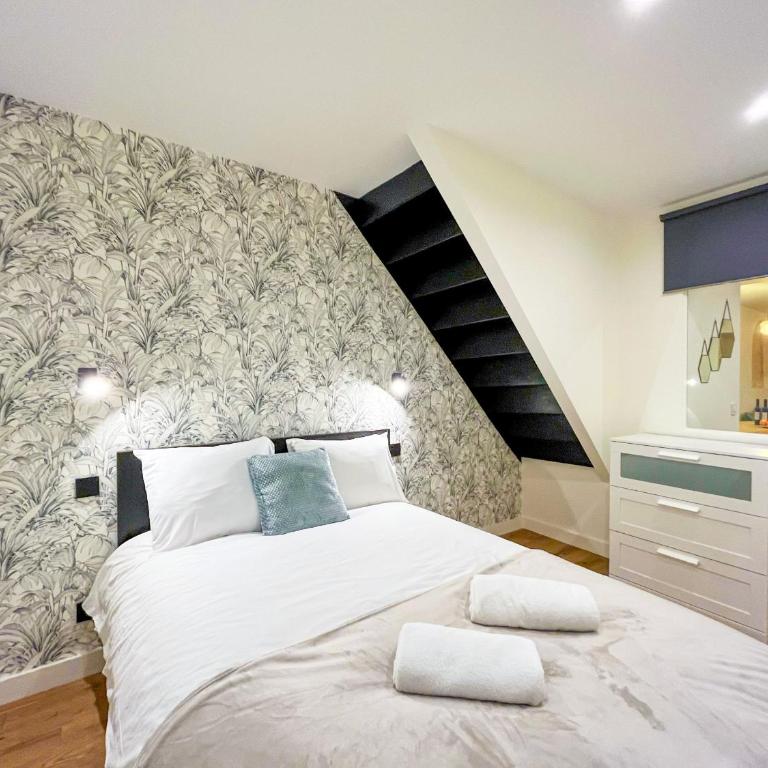 UrbanFlat 224 - Prestige Parisian Central 5 Bedroom Apartment - Apartment - 28