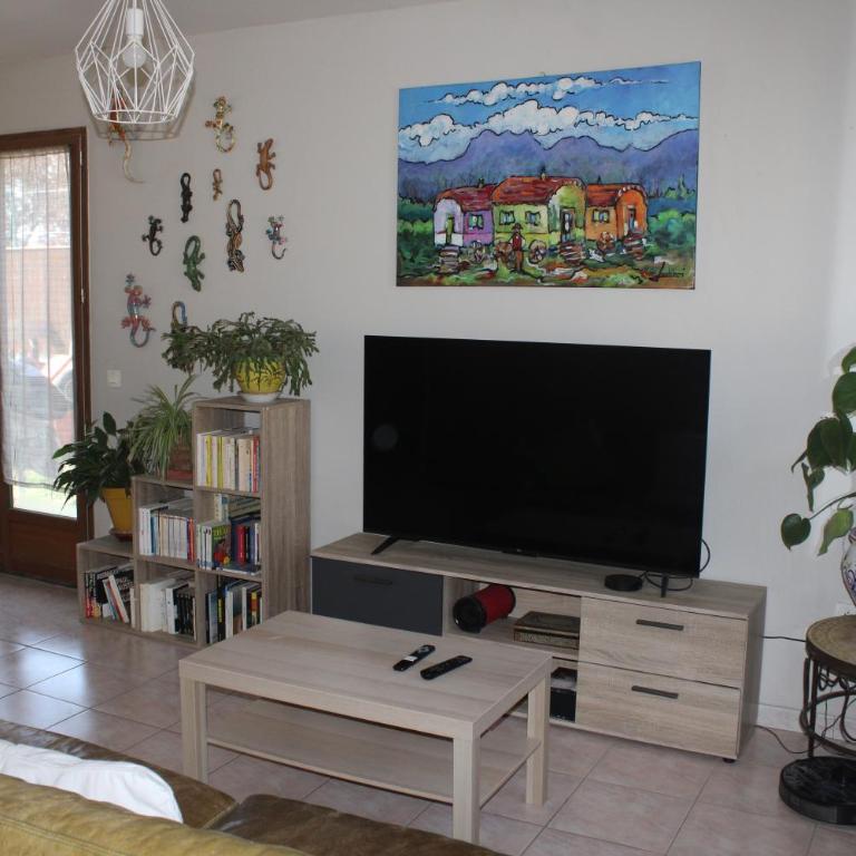 Maison au calme avec jardin et piscine - Maison 4 Chambres - 43