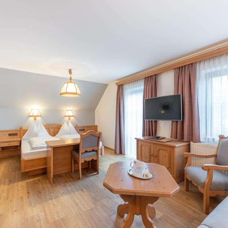Gasthof Hotel Andlwirt - Doppelzimmer mit Balkon - 2
