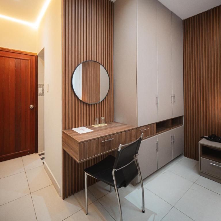 Hotel Nilas - Deluxe Suite - 2