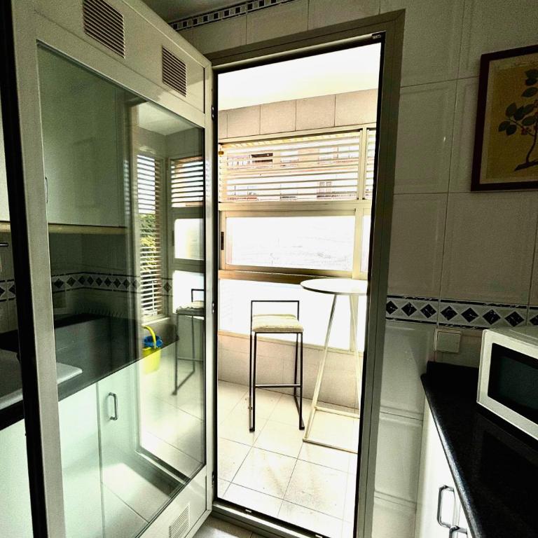 Travel Habitat Grau-Ayora Apartment - Free PARKING - Three-Bedroom Apartment - 24