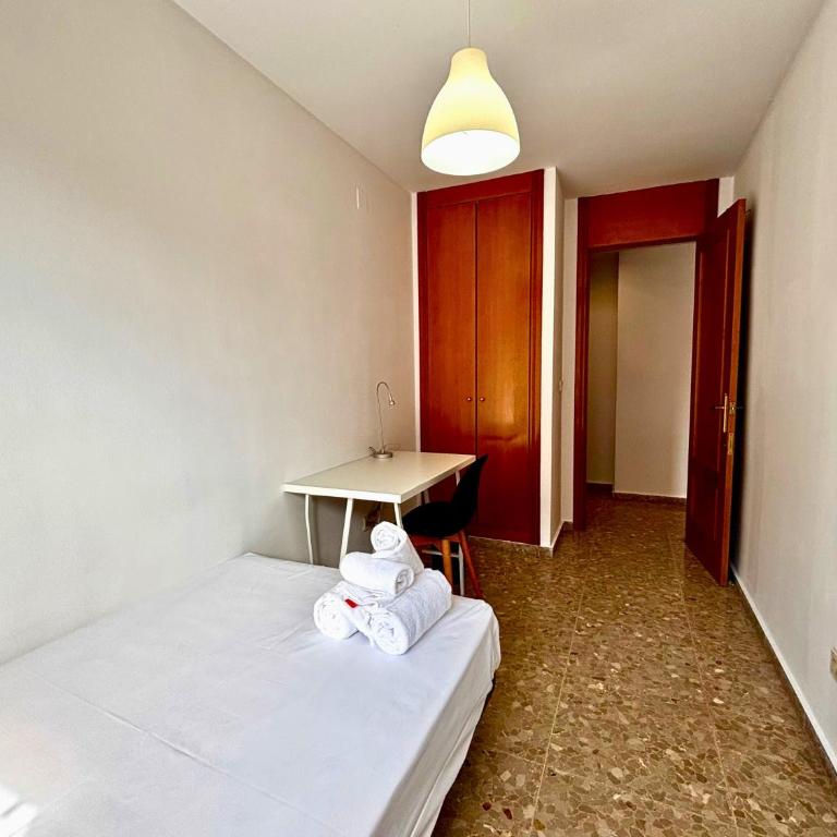 Travel Habitat Grau-Ayora Apartment - Free PARKING - Three-Bedroom Apartment - 20