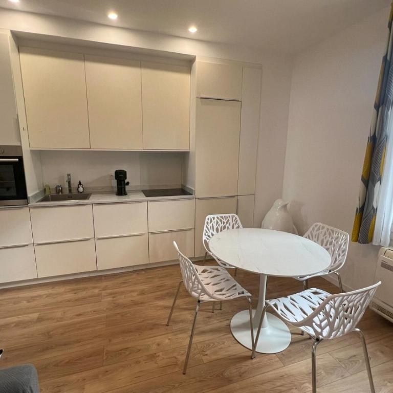Aurélie - Charming 1Br Trottel Beach - by TGB - Apartment - 13