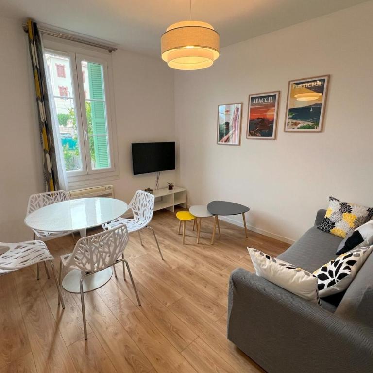 Aurélie - Charming 1Br Trottel Beach - by TGB - Apartment - 15