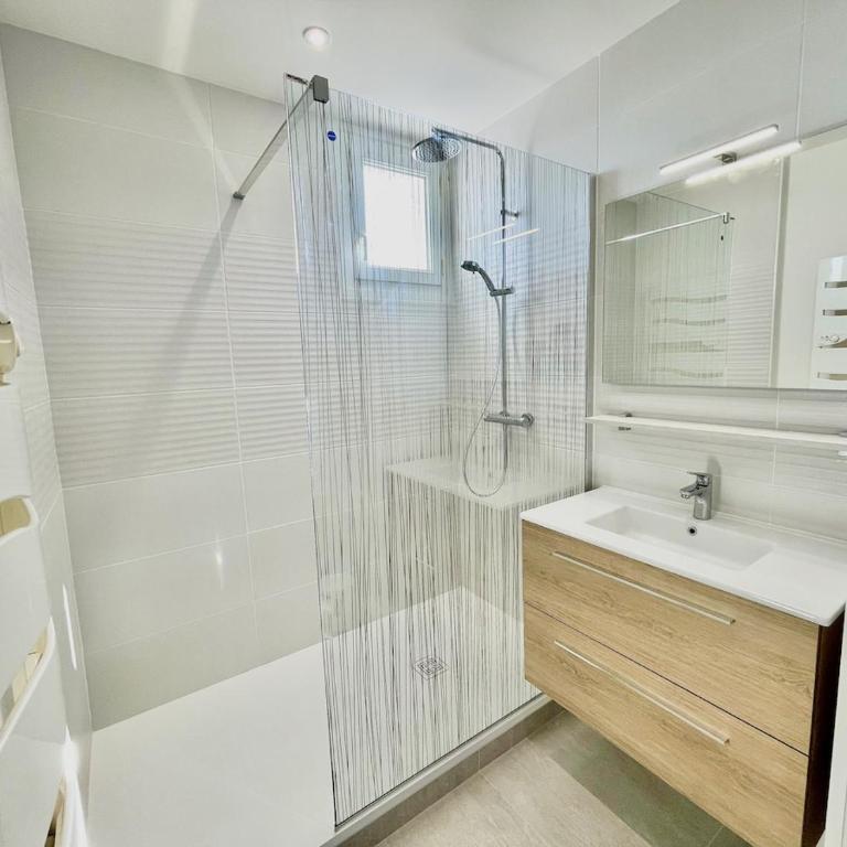 Harbor - T3 vue Mer - 100 m de la plage - Appartement 2 Chambres - 28