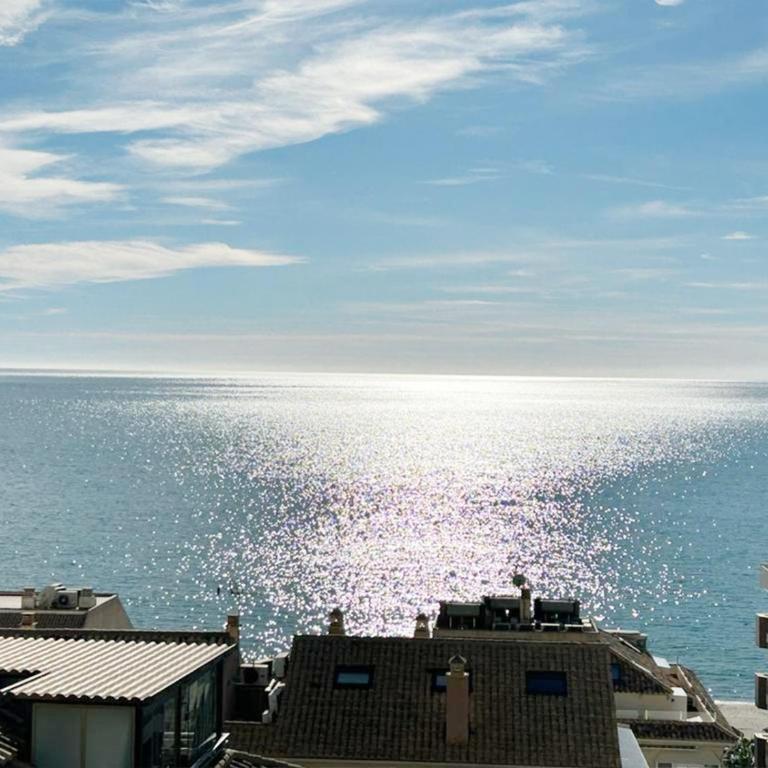 Amazing Sea Views, The Wave - One-Bedroom Apartment - 37