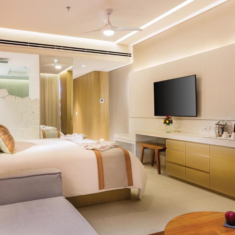 Dreams Vista Cancun Golf & Spa Resort - All Inclusive - Preferred Club Deluxe Family Suite Ocean View Plunge Pool - 2