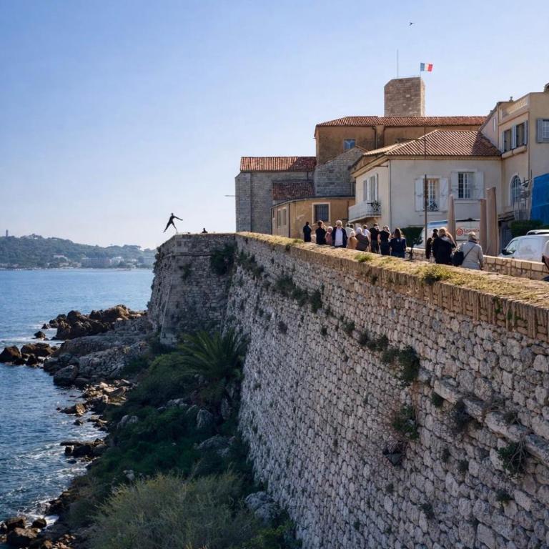 Old Town Antibes Apartment with AC 320m from Beach - Appartement Supérieur - 78