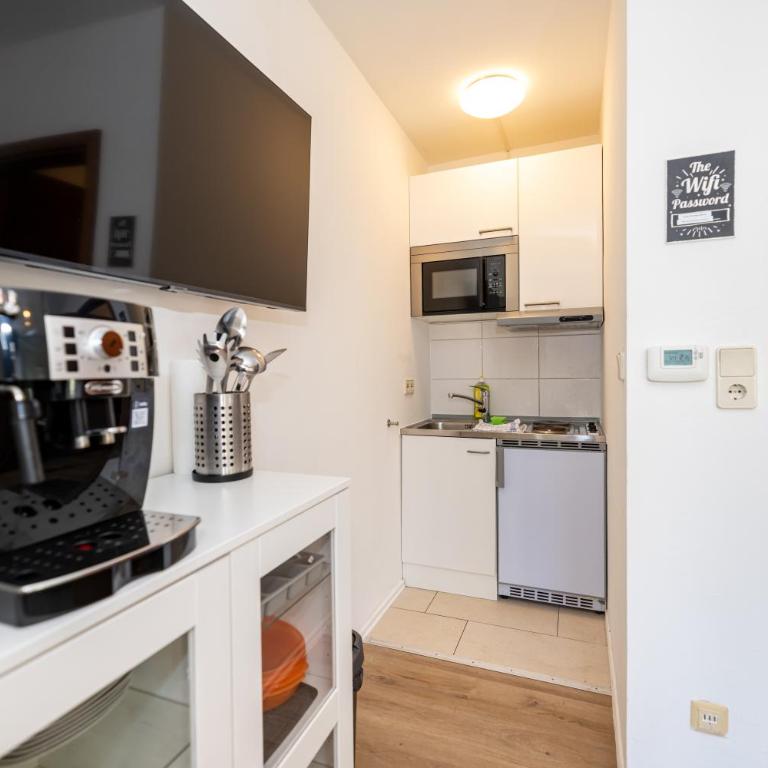 Nette Apartments mit Terrasse - Studio 1 with double bed - 9
