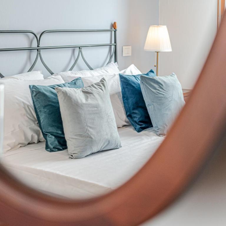Cozy Scacciapensieri - Two-Bedroom Apartment - 6