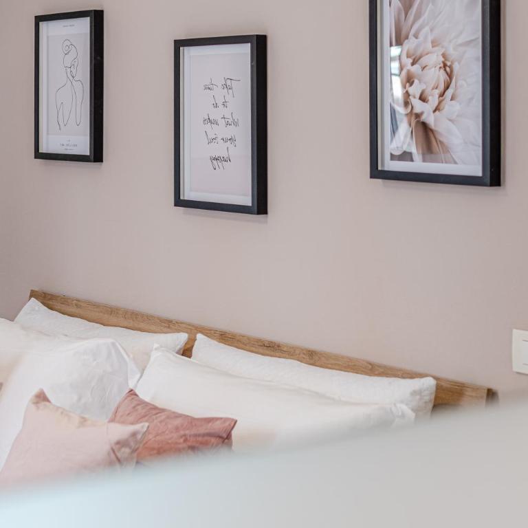 Cozy Scacciapensieri - Two-Bedroom Apartment - 13