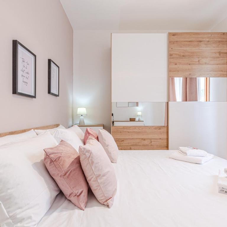 Cozy Scacciapensieri - Two-Bedroom Apartment - 24