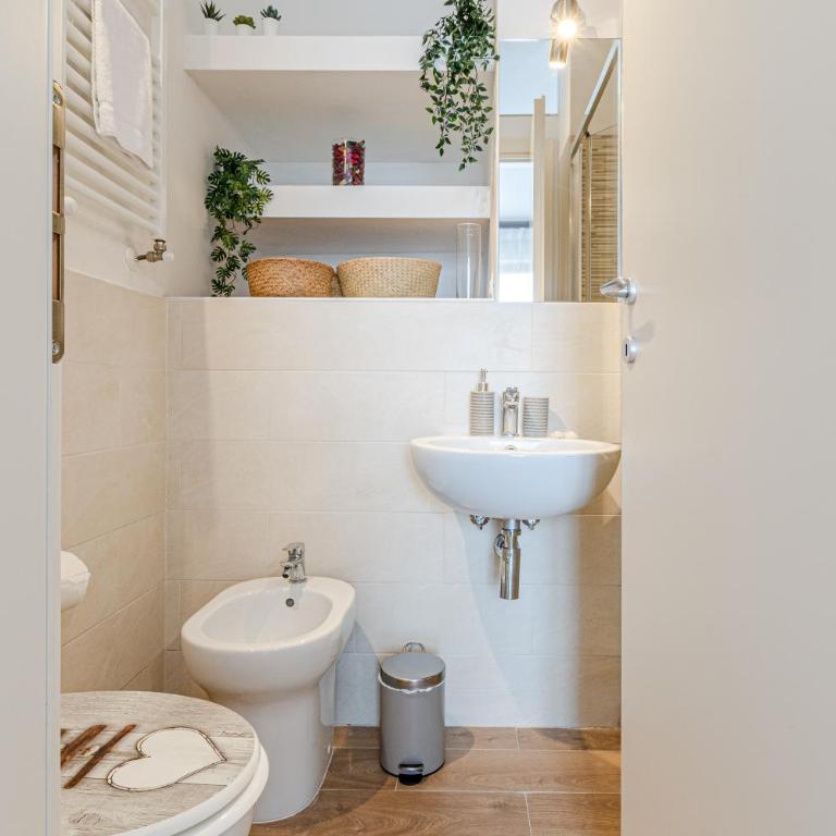 Cozy Scacciapensieri - Two-Bedroom Apartment - 27