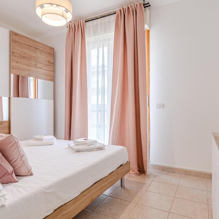Cozy Scacciapensieri - Two-Bedroom Apartment - 48