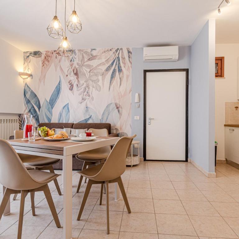 Cozy Scacciapensieri - Two-Bedroom Apartment - 50
