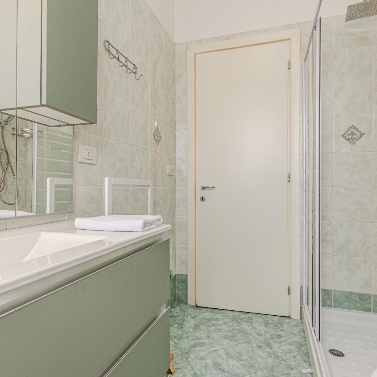 Cozy Scacciapensieri - Two-Bedroom Apartment - 63