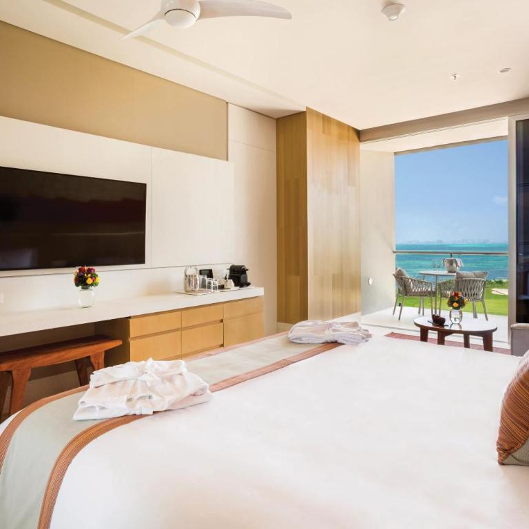 Dreams Vista Cancun Golf & Spa Resort - All Inclusive - Deluxe Family Suite Golf & Ocean View - 3