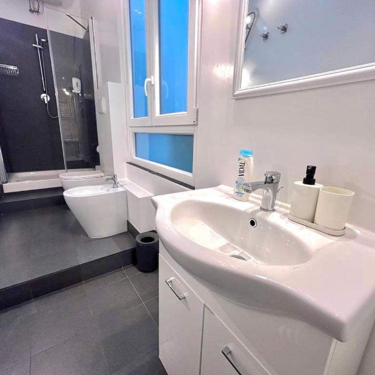 Vicolo Doria 2 - Appartamento con 2 Camere da Letto - 28