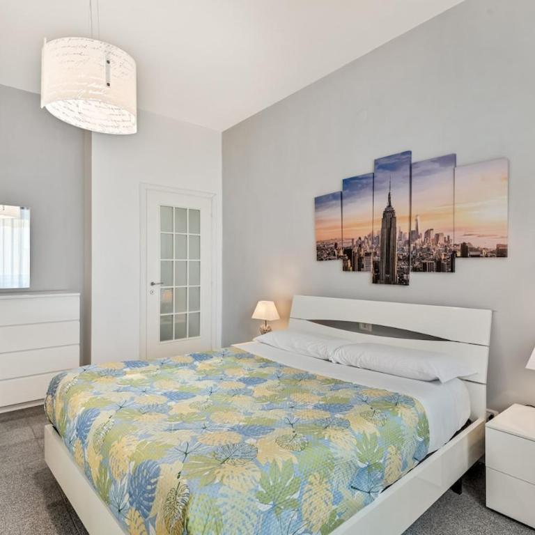 Souvenir Apartment - One-Bedroom Apartment - 3