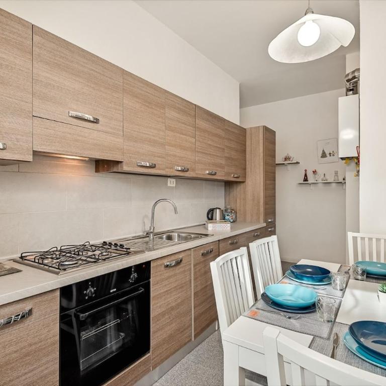 Souvenir Apartment - One-Bedroom Apartment - 13