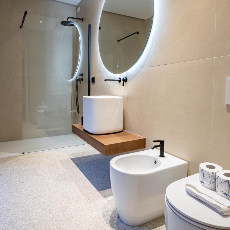 Golden Root Milano - Double Room with Private Bathroom - 2