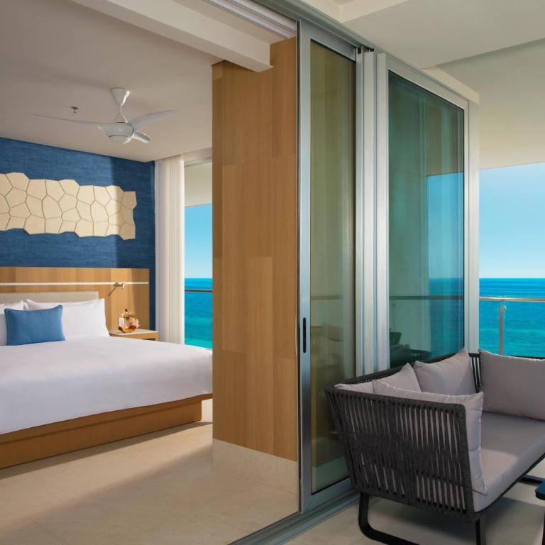 Dreams Vista Cancun Golf & Spa Resort - All Inclusive - Preferred Club Master Family Suite Ocean View - 2